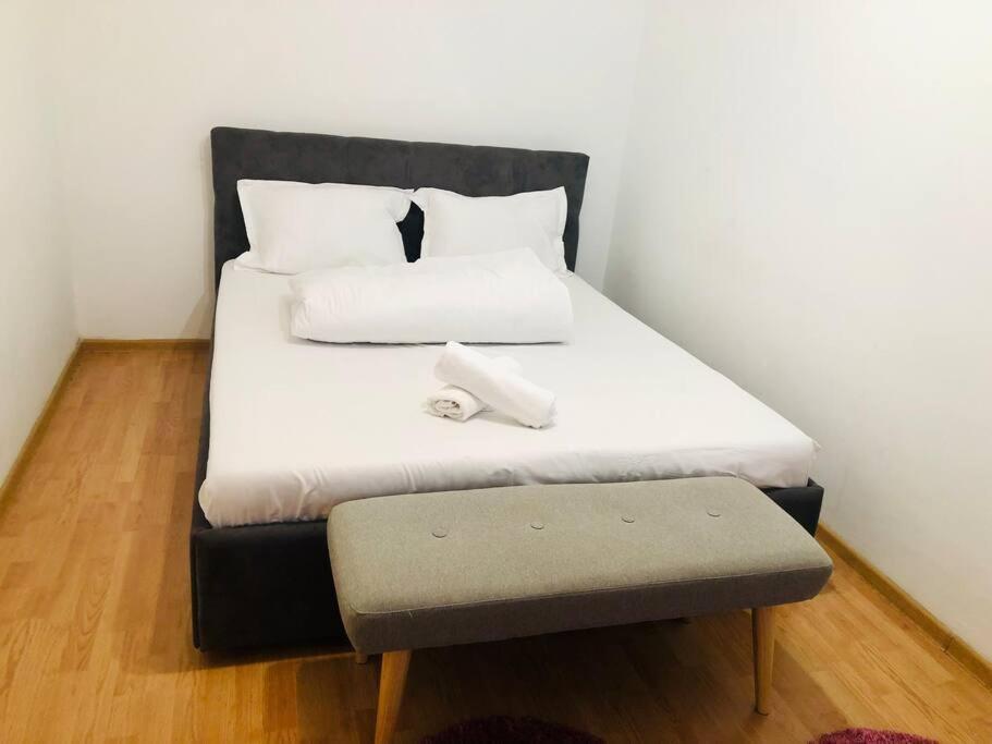Nice Apt Near Spitalul Judetean, All You Need Lr14 ティミショアラ エクステリア 写真